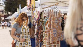 jak sie wyroznic na targach ubran