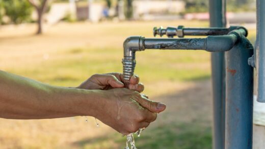 Woda Pitna na Festynie: Punkty Czerpalne, Oznaczenia i Dystrybucja