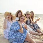 Przekąski na piknik. Pomysły na dania wygodne do spakowania i podania w plenerze